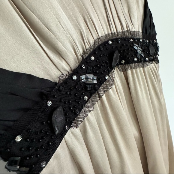 BCBG Maxazria Low Cut Front Open Back Champagne and Black Beaded Gown Size 4 - Picture 3 of 13